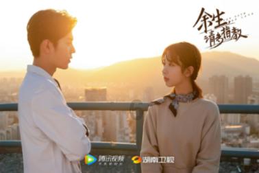 鹿晗素颜踢球被偶遇,近况反差太明显,与女友关晓彤处境对调